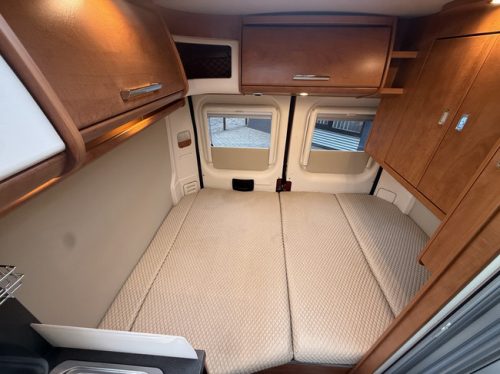 Carthago Malibu 540 DB 177 PS sehr kompakter Kastenwagen 9-Gang-Automatik Querbett Goldschmitt Luftfederung niedriges Bett Markise Fliegengittert&uuml;r Remis Foto: 18