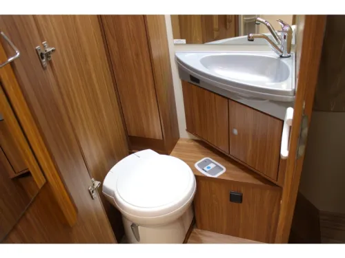 Carado T 449 Queensbed Pop-top roof  photo: 8
