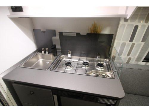 Fendt Apero Activ 390 FH Franz&ouml;sisches Bett & Heckk&uuml;che! Foto: 12