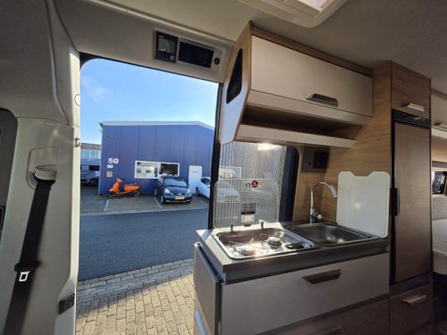 Knaus BoxDrive 680 ME Off Grid, Bom vol Foto: 7