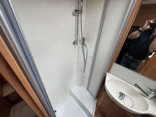 Hymer Exsis-T 588 EX With single beds & Air conditioning photo: 16