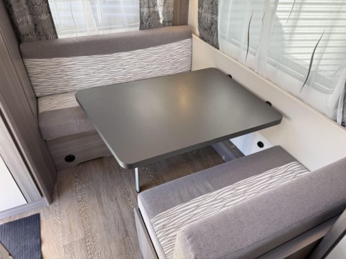 Hobby On Tour 390 SF Fixed bed MOVER Awning TOP photo: 12