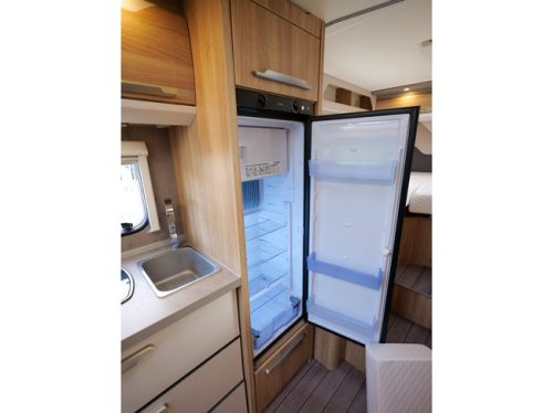 Knaus Sky TI 650 MEG L&Auml;NGSBETTEN XXL GARAGE! Foto: 16