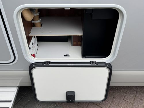 Carthago Chic C-Line I 5.0 QB Queen bed - Mercedes photo: 15