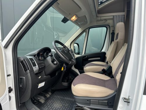 B&uuml;rstner Nexxo Van T 690 G - Slim and luxurious photo: 6