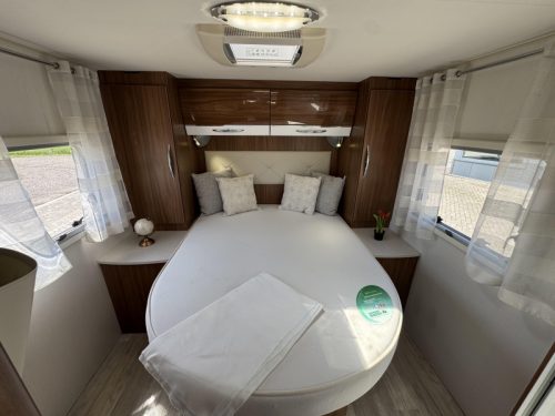 Pilote Essentiel P 706 Queensbed Pop-top roof  photo: 18