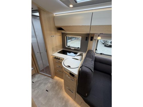 Hymer B-MC I 680 Blackline Single beds Awning Lithium Towing hitch photo: 19
