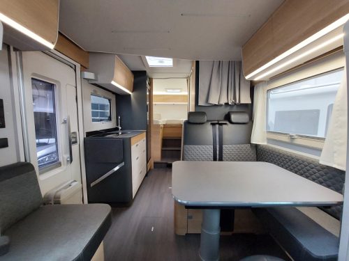 Adria Matrix 600 SL L&auml;ngsbett/Hubbett/TV/Batterie Foto: 3