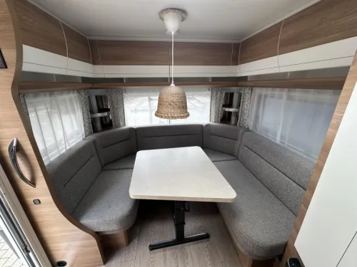 Hobby De Luxe 455 UF photo: 6