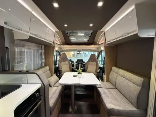 Adria Matrix 670 DC Queensbett / Hubdach | A69 Foto: 12