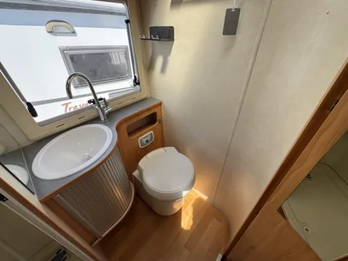 Adria Adriatik 660 SP Family Camper 2 air conditioners photo: 15