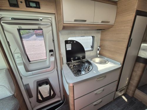 Knaus L!ve I 650 MEG 180 CV asientos con suspensi&oacute;n neum&aacute;tica foto: 8