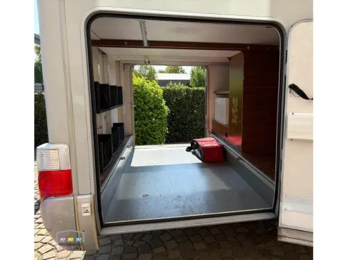 Hymer T 674 SL Single beds  photo: 8
