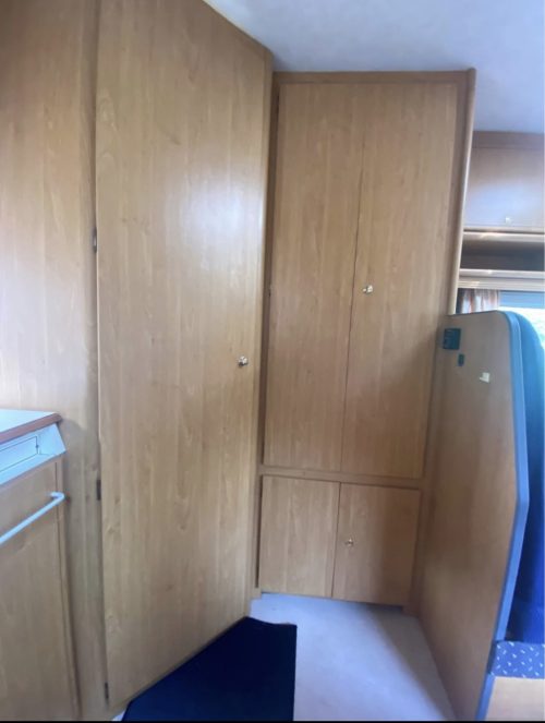 Dethleffs A5830 5 person starter Motorhome photo: 13