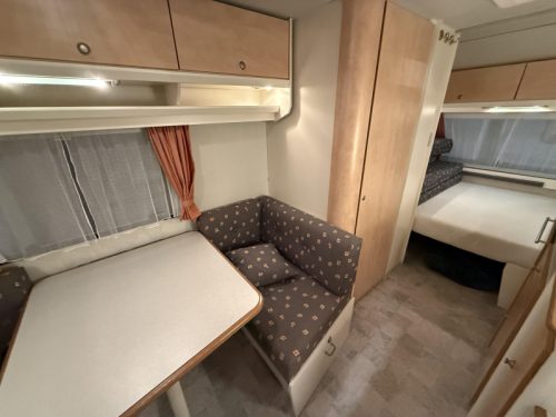 Kip Grey Line 47 TTR CAMA FIJA ASIENTOS ENFRENTADOS AVANC&Eacute; SUPERIOR foto: 16