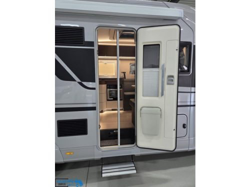 Adria Coral Supreme MB 670 DL *AUTOMAAT 170pk* Levelsysteem Foto: 1