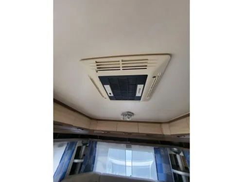 Hobby De Luxe 560 CFE airco en mover  foto: 10