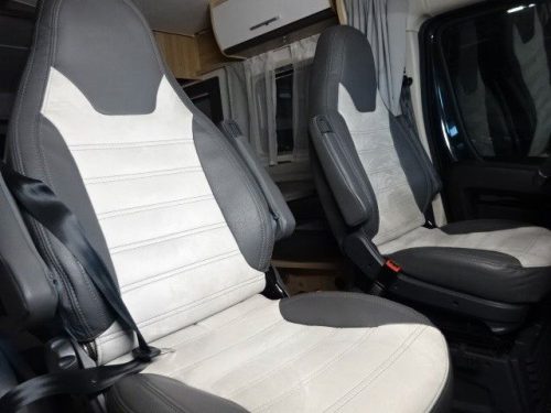 Su T68 Adventure Edition, automatic, TV + sat, single beds and pop-top roof photo: 5