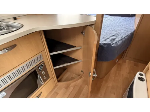Knaus Sudwind 500 FU franz&ouml;sisches Bett Rundsitzgruppe Toilette Foto: 7