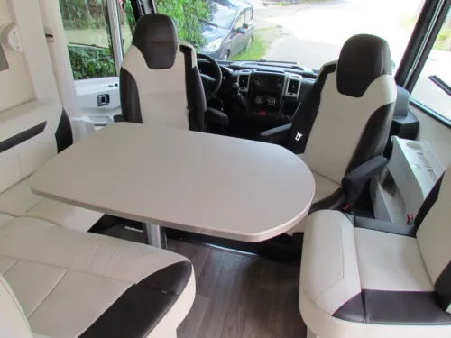 Chausson 7118 XLB Queenbed, Hubdach Foto: 1