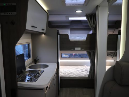 Benimar Cocoon 425 LARGE BUNK BED AND POP-UP BED photo: 11