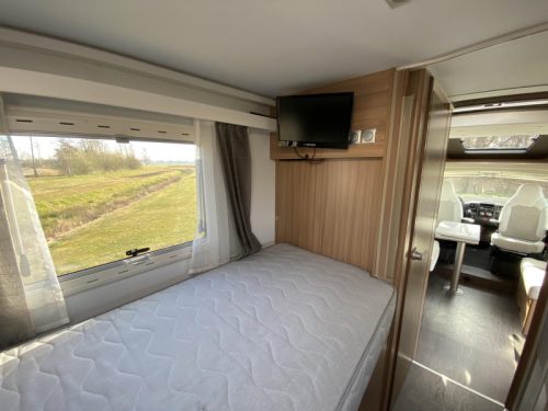 Adria Matrix Plus 670 DL SINGLE BEDS+LIFT BED photo: 23