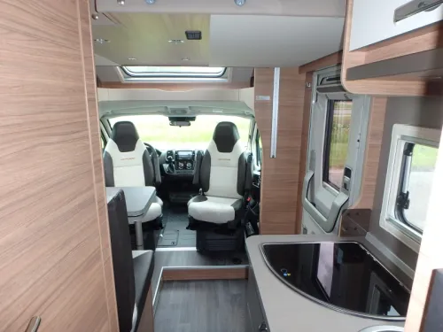Weinsberg CaraSuite Spicy 650 MEG 6650km op de teller  foto: 25