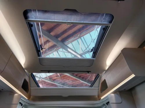 Adria Coral 650 DL L&auml;ngsbett/Face2Face/Heavy Foto: 6