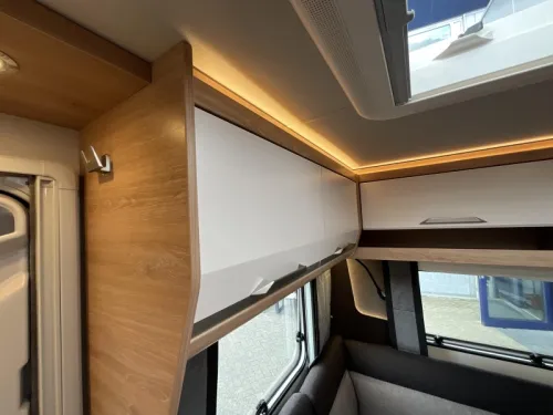 Knaus Sudwind Black Selection 500 EU ENKELE BEDDEN-VLOERVERW Foto: 14