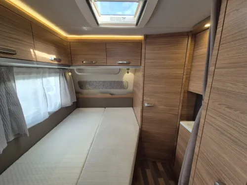 Weinsberg CaraOne Edition HOT 500 FDK Bunk bed photo: 12