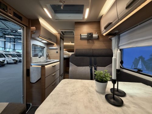 Knaus Vansation 650 MEG single beds  photo: 11
