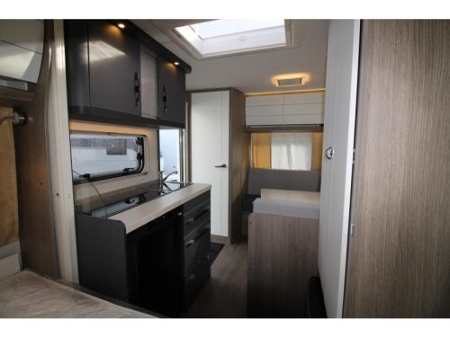 Hobby On Tour 390 SF Wohnwagen Breite 220 cm! Foto: 12