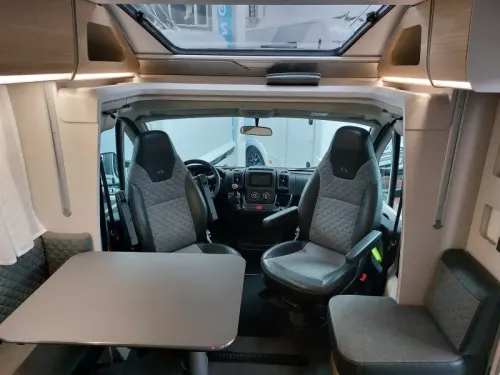 Adria Matrix 600 SL L&auml;ngsbett/Hubbett/TV/Batterie Foto: 1
