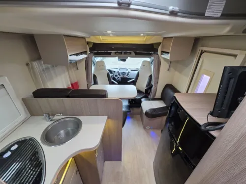 Challenger 288 EB Queensbett/Hubbett/155 PS Foto: 5