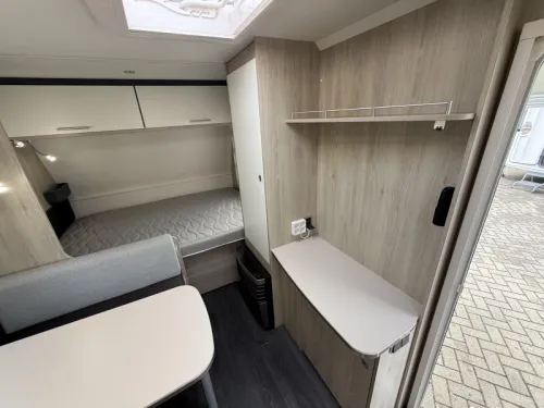 Caravelair Alba 400 VASTBED TREINZIT LUIFEL  foto: 18
