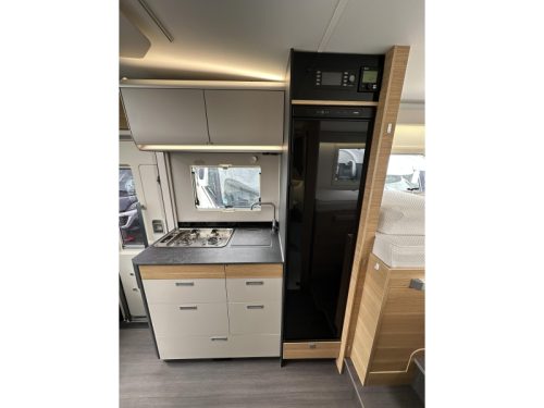 Adria Coral 600 SL 140PS L&auml;ngsbetten Garage Foto: 12
