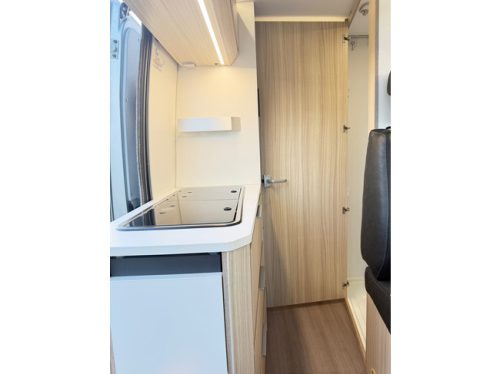 Adria Twin 640 Automaat Anh&auml;ngerkupplung / Markise / 2 Batterien / Kamera Foto: 18