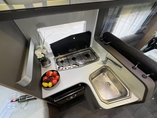 Adria Coral Plus 670 SLT EINZELBETTEN+RUNDSITZ OFEN KAMERA Foto: 6
