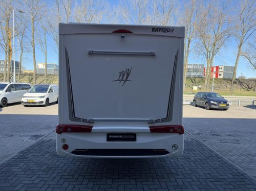 RAPIDO 686 F Euro6 Queen bed 2X Air conditioning Solar panel Awning Bicycle rack photo: 9