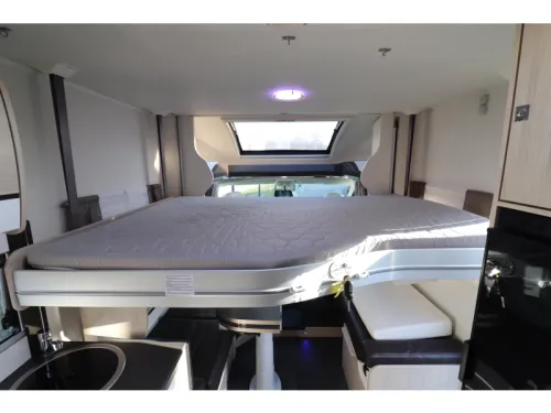 Chausson Titanium 738 XLB QUEENSBED + POP-TOP ROOF photo: 21