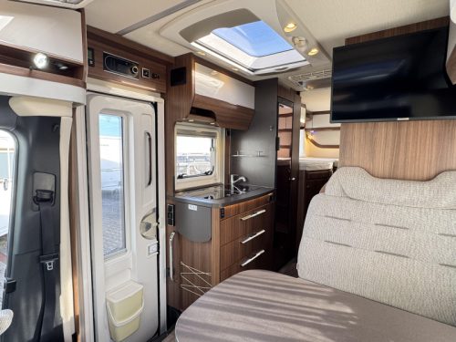 Hymer ML-T 580 - Hydraulische St&uuml;tzen - Foto: 7