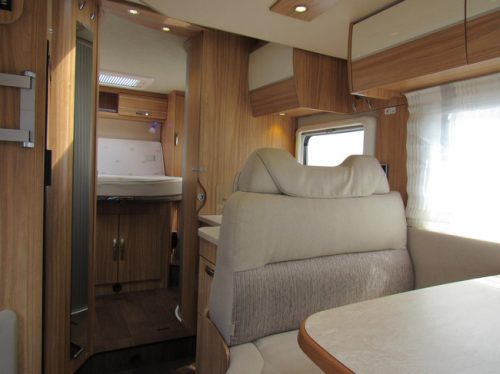 Hymer T598 Semi-integrated French bed Pop-top roof year of manufacture2018 photo: 18
