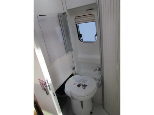 Malibu Diversity GT Skyview 640 LE K Single Beds, Automatic photo: 7