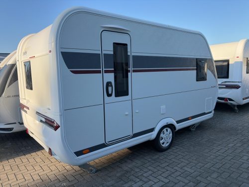 Hobby De Luxe 400 SFE Model 2027 photo: 1