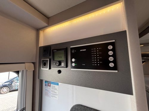 Hymer Tramp 685 &eacute;tat impeccable salon face &agrave; face photo : 18