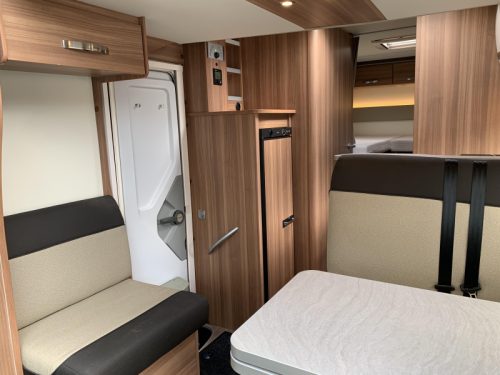 Weinsberg CaraSuite 700 ME - 5 Personen .- Automatik Foto: 5