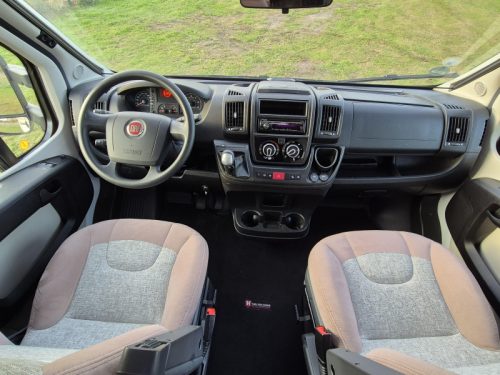 Malibu Compact AUTOMATIC 130HP 1st owner NW photo: 19