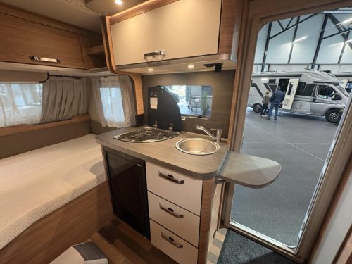 Weinsberg CaraOne Edition HOT 390 QD Vorzelt | Ex-Vermietung Foto: 9