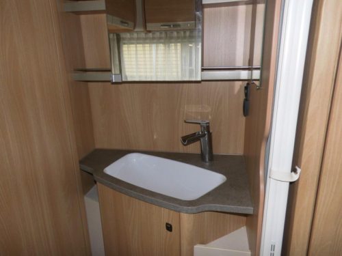 Knaus Sudwind 450 FU Rangierhilfe und Kassettenmarkise!  Foto: 6
