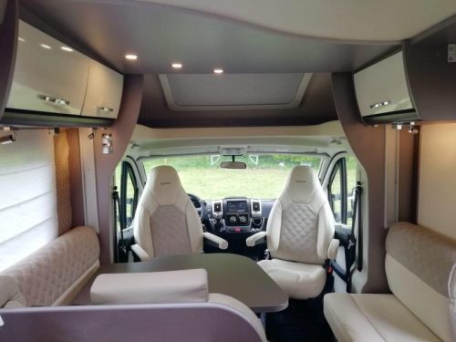 B&uuml;rstner Lyseo Privilege 745 with two luxury pull-down beds photo: 3